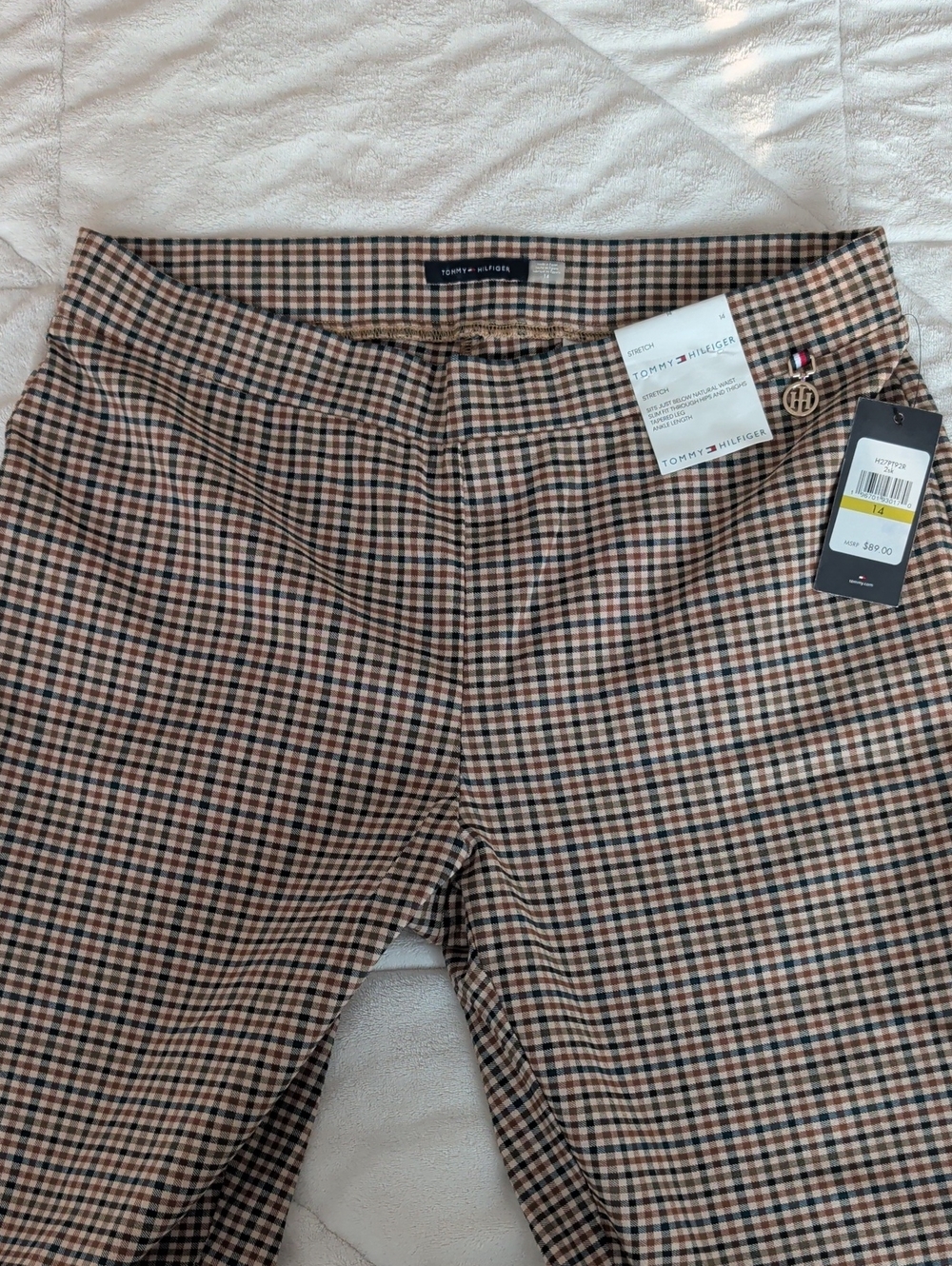 Tommy Hilfiger Women’s Tan, Black & Cream Checked Cropped Pants
